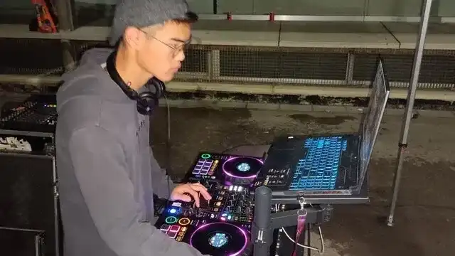 Contestant Image - Gil