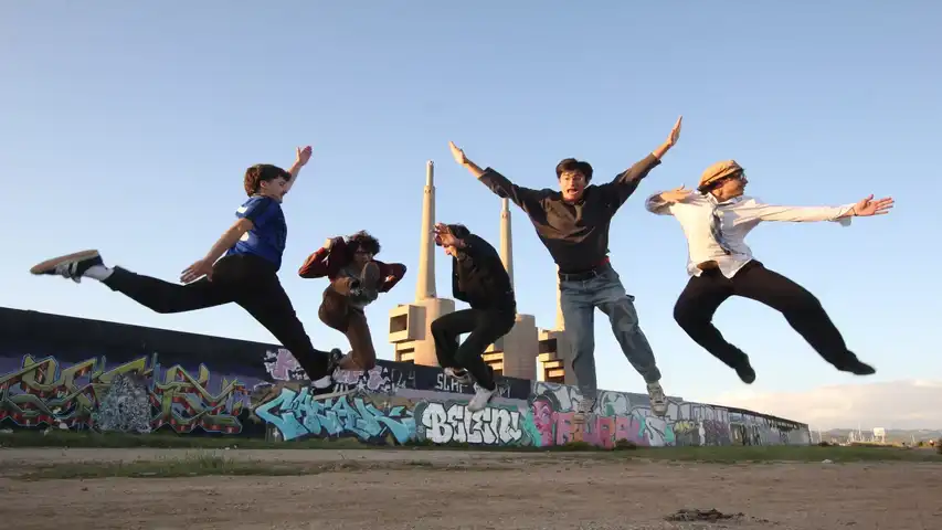 Contestant Image - Demà